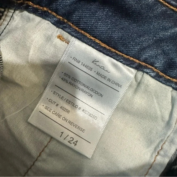 KanCan High Waist Belted Distressed Medium Wash Denim Tapered Leg Size 1/24 NWT - Picture 10 of 11